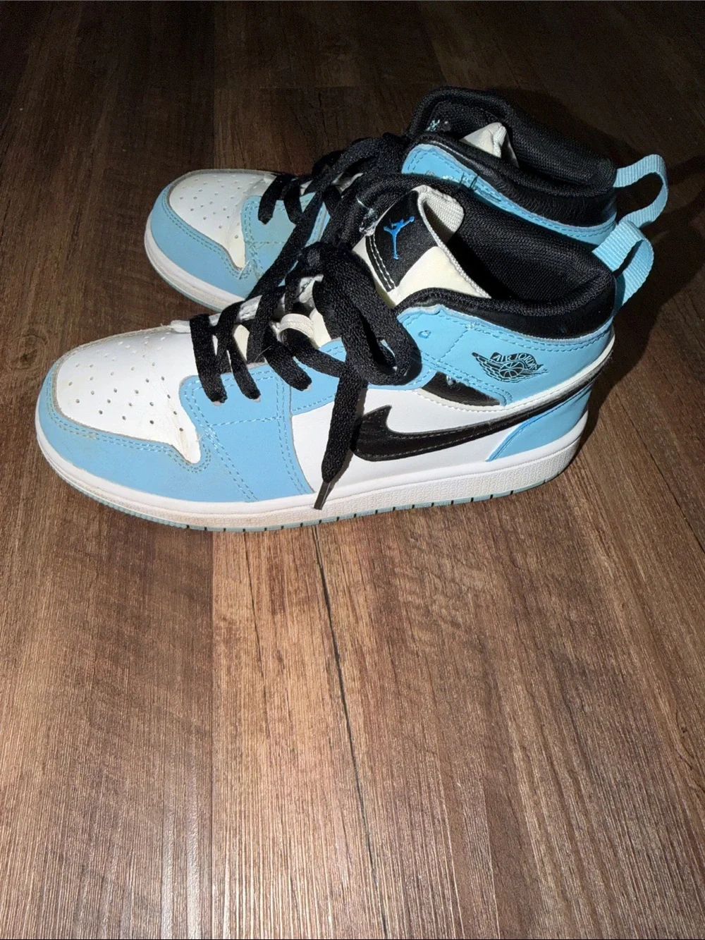 Nike Jordan 1s Kids University Blues size 3Y - Picture 4 of 8